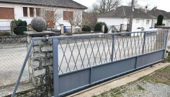 Ae Serrupeint. Fabrication et pose de gardes corps, portails, escaliers, grilles de défense. - 87410 Le Palais-Sur-Vienne