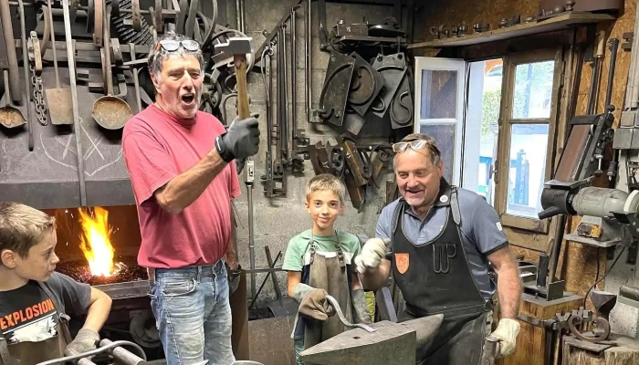 Atelier Saint -  Martin   Ferronnerie Dart   Metallerie 74 Numero - Morillon