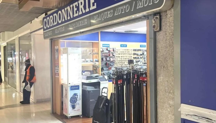 La Cordonnerie Tpl -    Reproduction Cle De Voiture   Serrurerie   Cle Auto Exterieur - Sevran