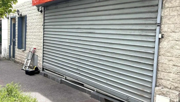 Serrurier Locksmith-dépannage serrurerie, rideaux métalliques et volets roulants - France